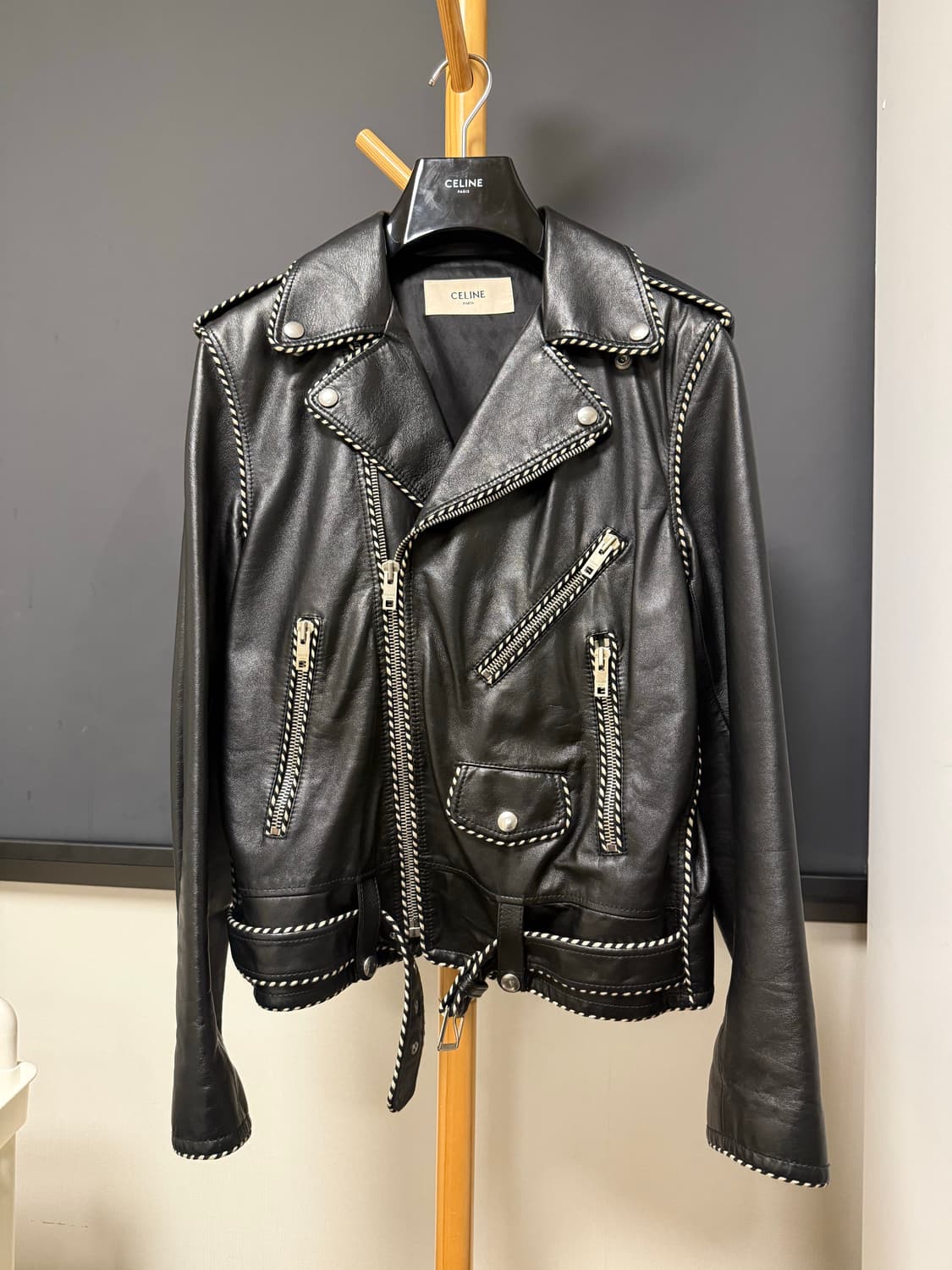 [46] 19fw 셀린느 파이핑 레더 자켓 상품이미지5