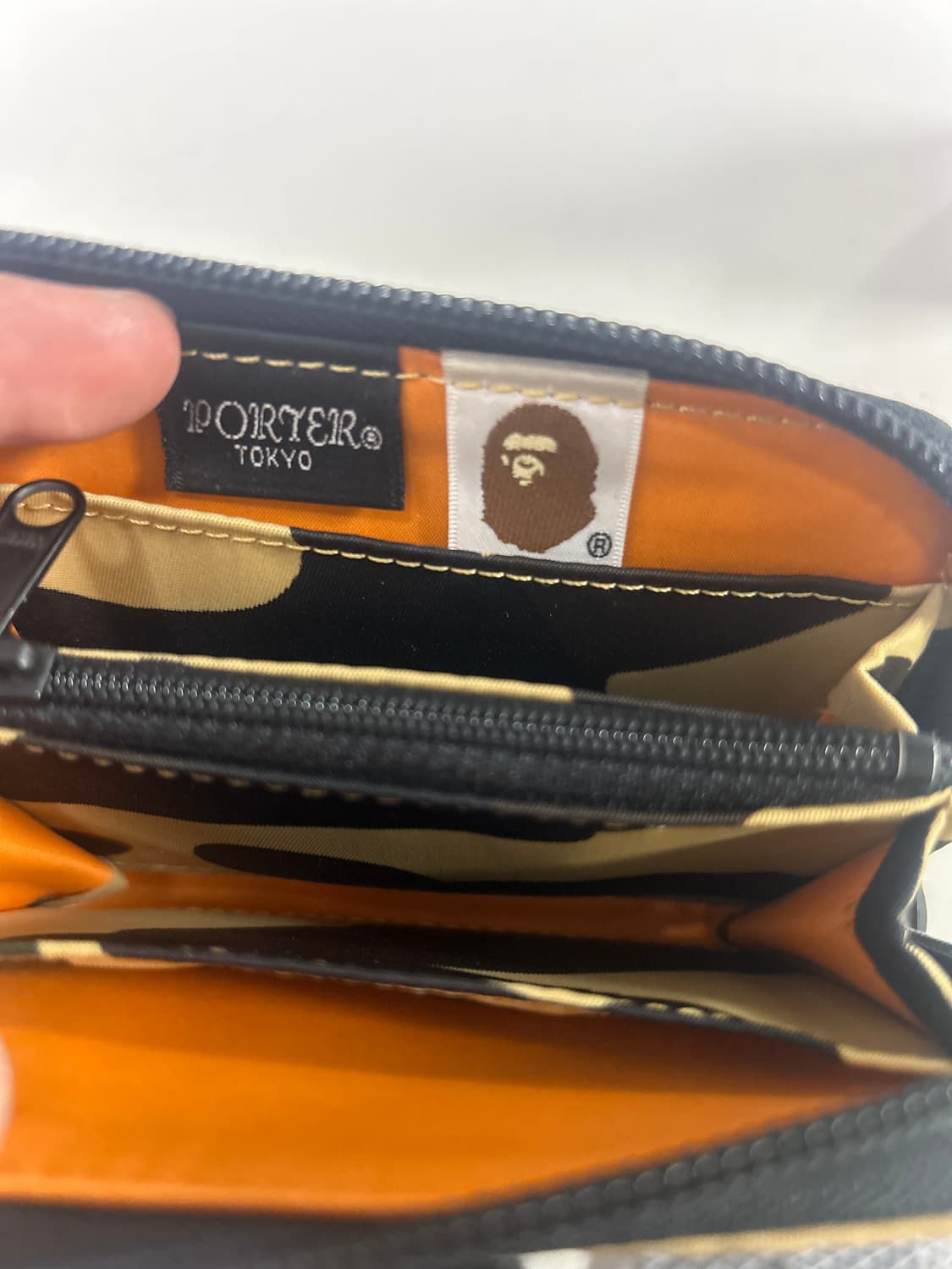 베이프 포터 콜라보 지갑 상품이미지3