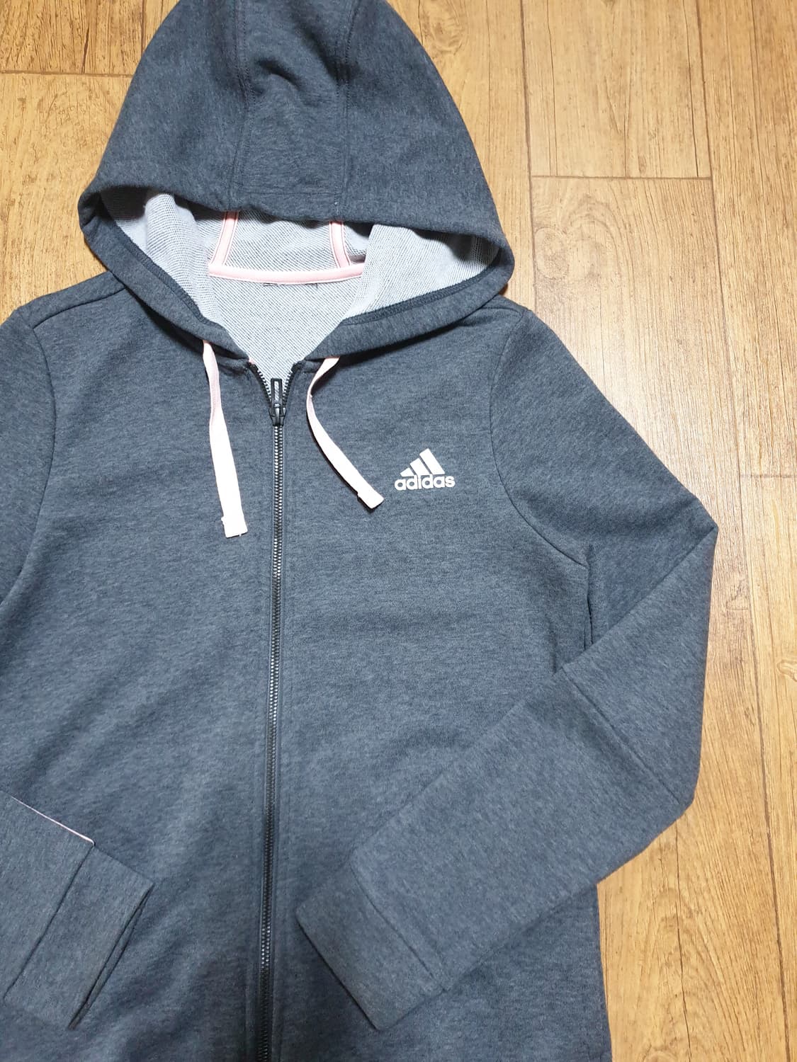 1211 아디다스 운동복 후드집업 90 사이즈입니다 상품이미지3