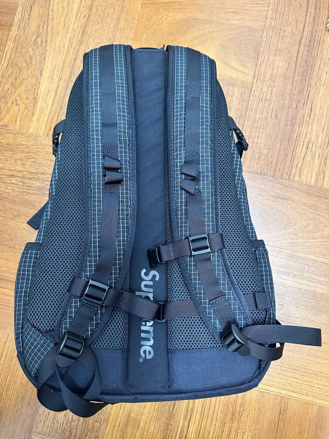 슈프림 백팩 24ss 상품이미지2