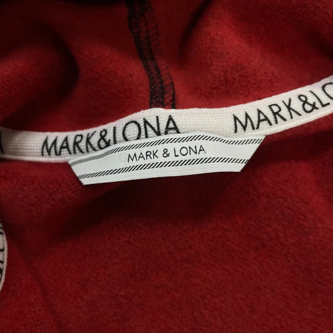 마크앤로나 스컬 로고 퍼 후드집업 블랙 상품이미지4