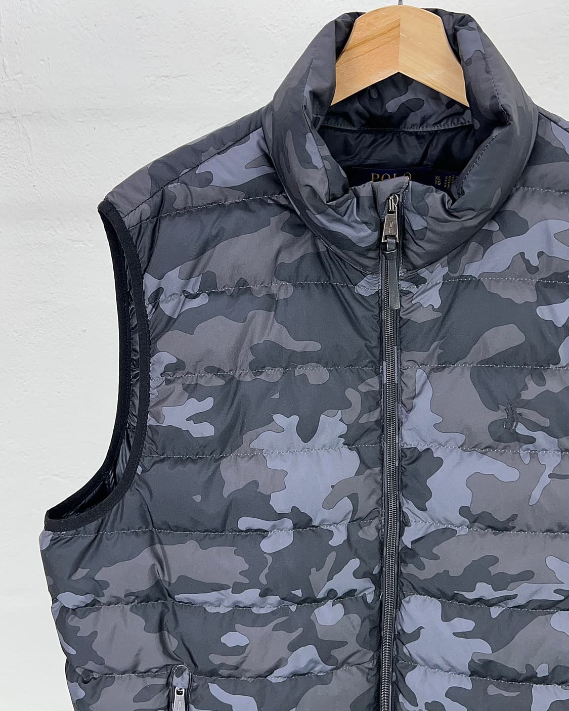 폴로 랄프로렌 카모 플라쥬 패커블 다운 패딩 베스트 상품이미지2