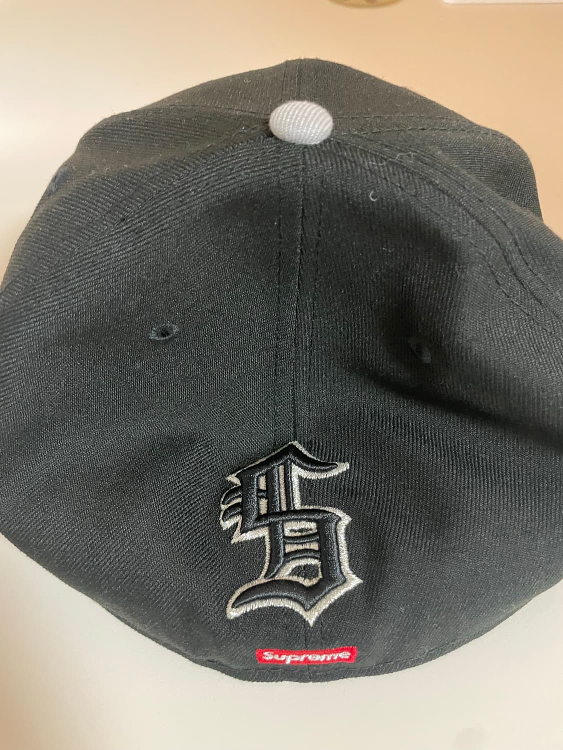 슈프림 뉴에라 S로고 블랙 모자 734(61.5) 상품이미지2