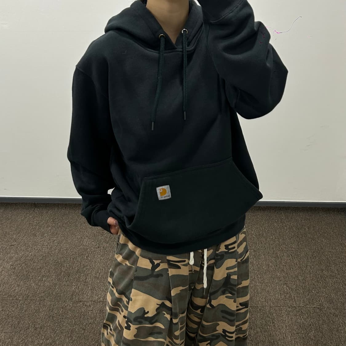 Carhartt 칼하트 오리지널 핏 블랫 후드티 상품이미지2