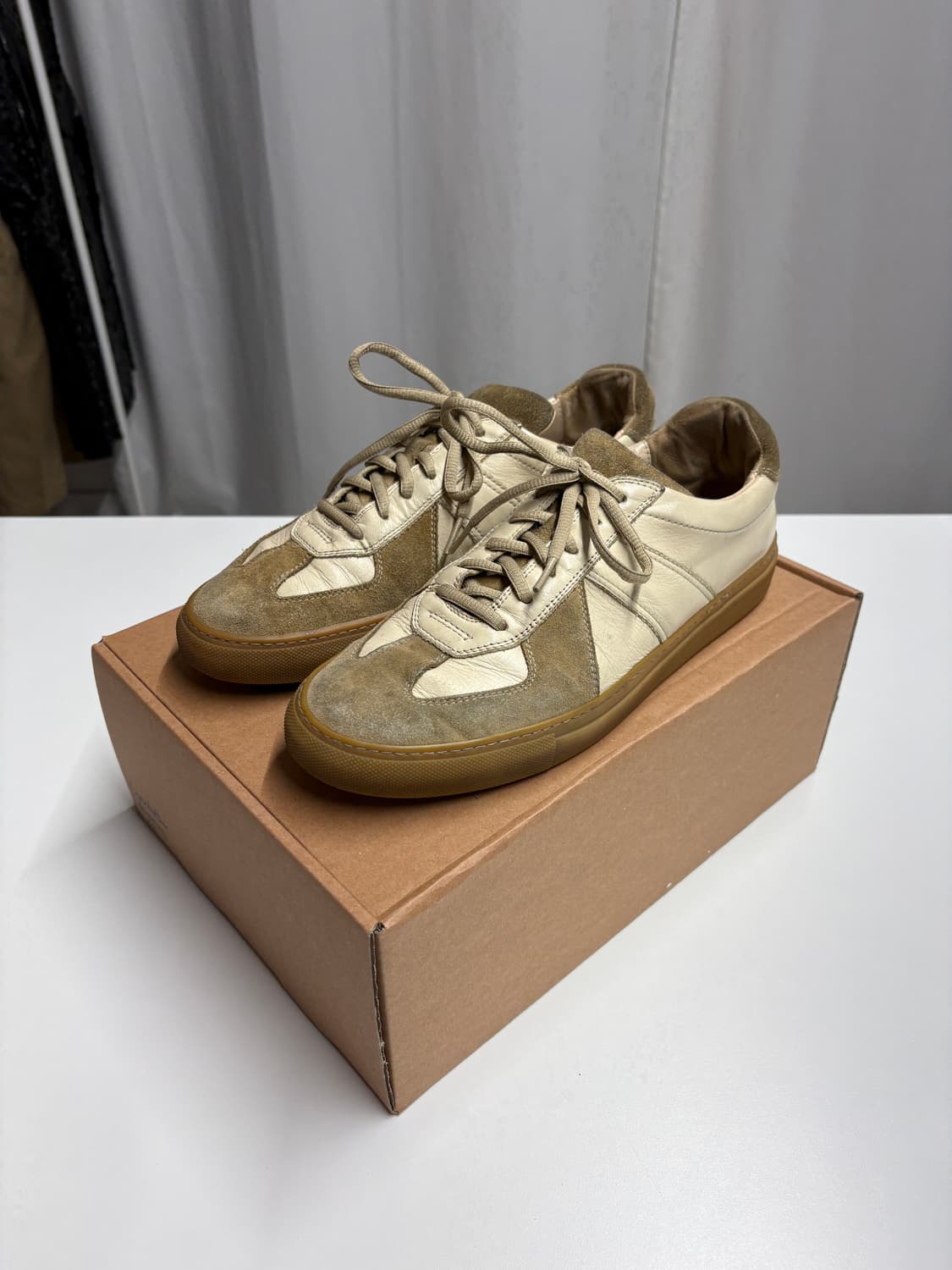 스펙테이터 서비스 트레이너 올리브 드랍 상품이미지1