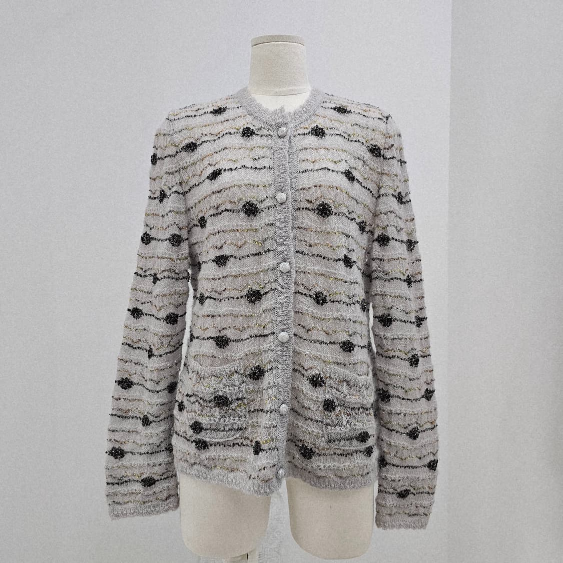 그레이 모헤어 자수 반짝이 스트라이프 가디건 상품이미지1