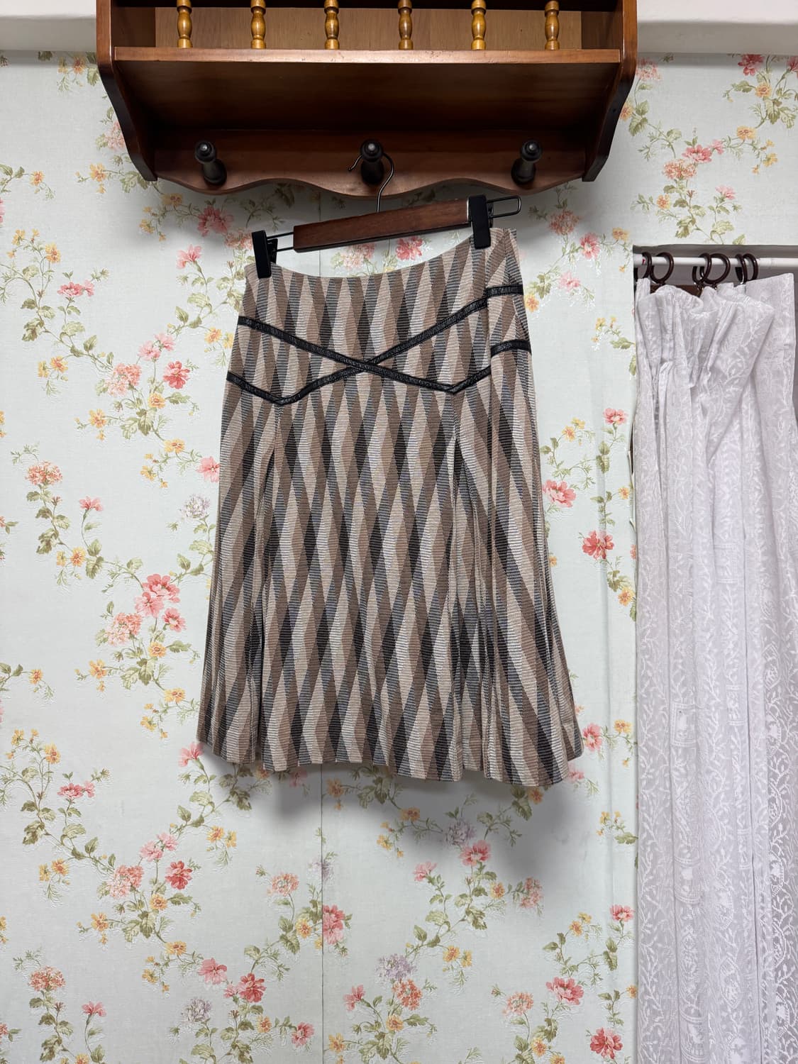 다이아패턴 미디 스커트 상품이미지1