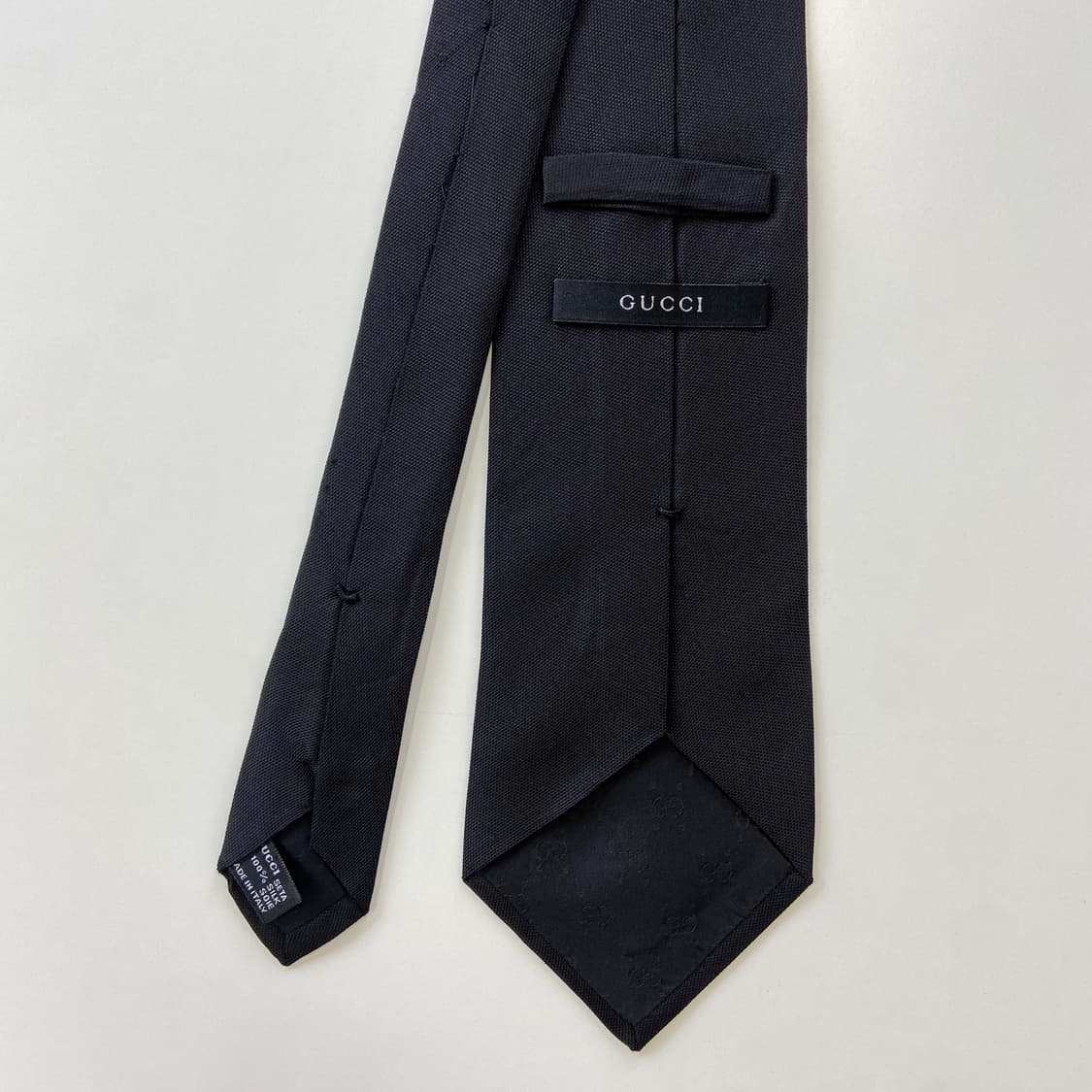 구찌(GUCCI) 명품 정품 블랙 단색 넥타이 상품이미지2