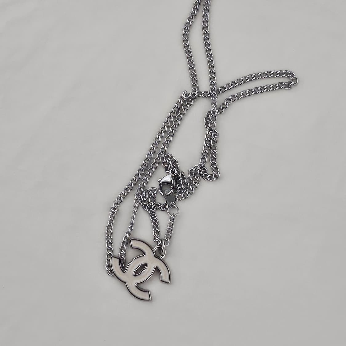 샤넬 베이지 CC로고 빈티지 업사이클링 목걸이 상품이미지1