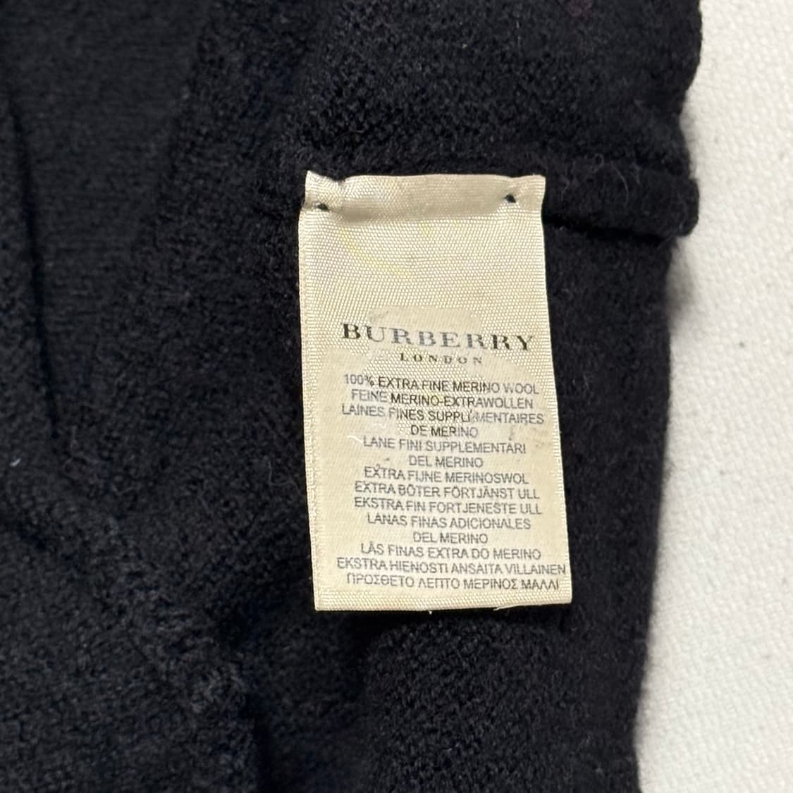 L 버버리 여성용 메리노 울 블랙 히든버튼 하이넥 가디건 상품이미지5