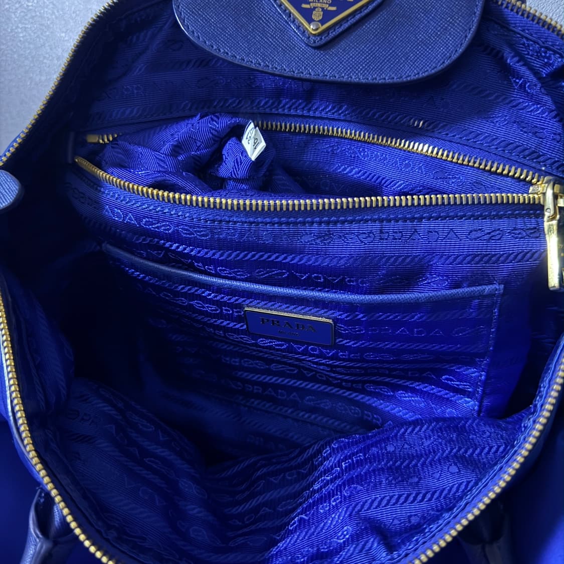 프라다 포코노 나일론 토트 블루 상품이미지9