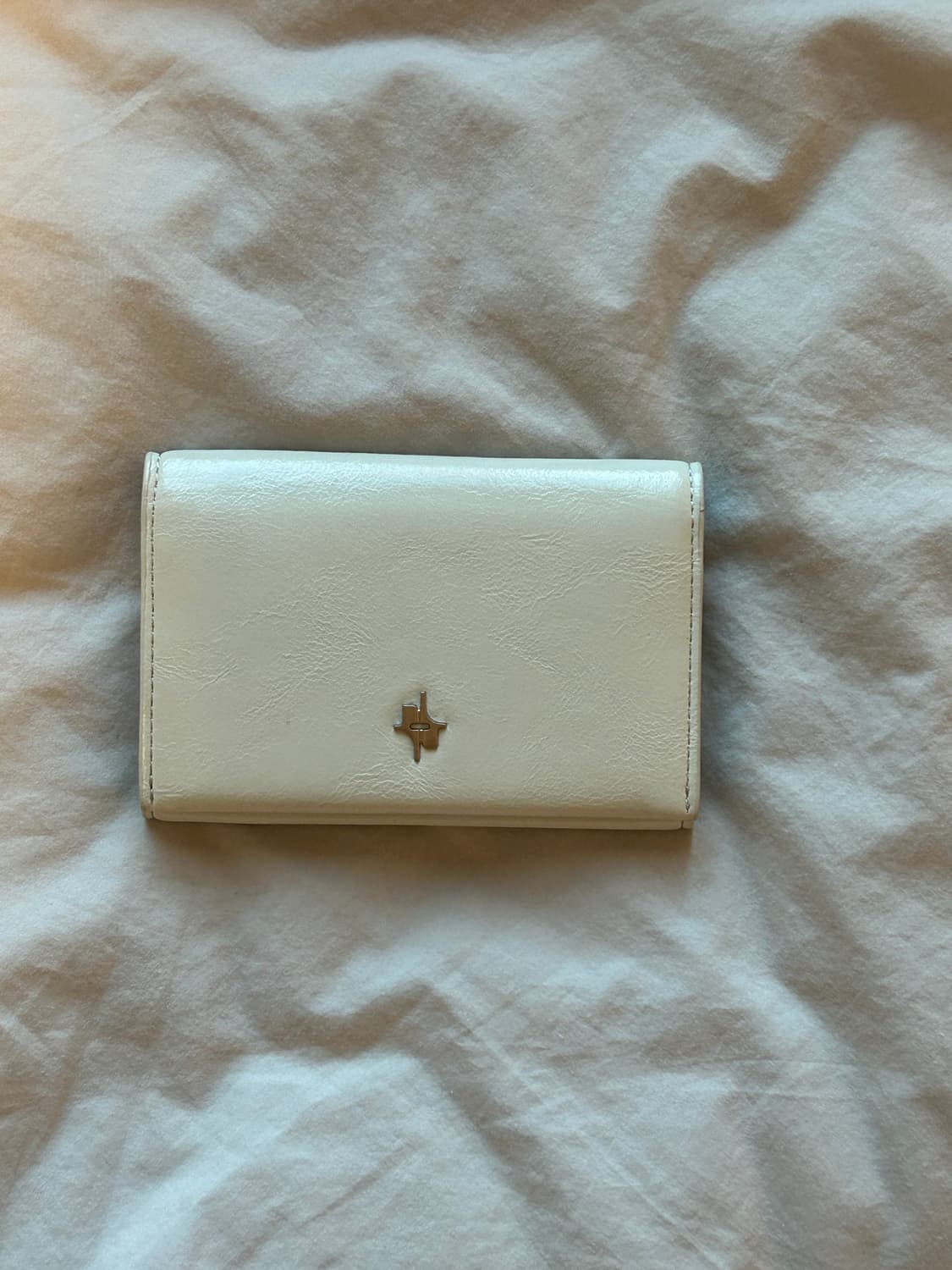 파인드카푸어 반지갑 플랩 카드지갑 - 페일그린 화이트 상품이미지1
