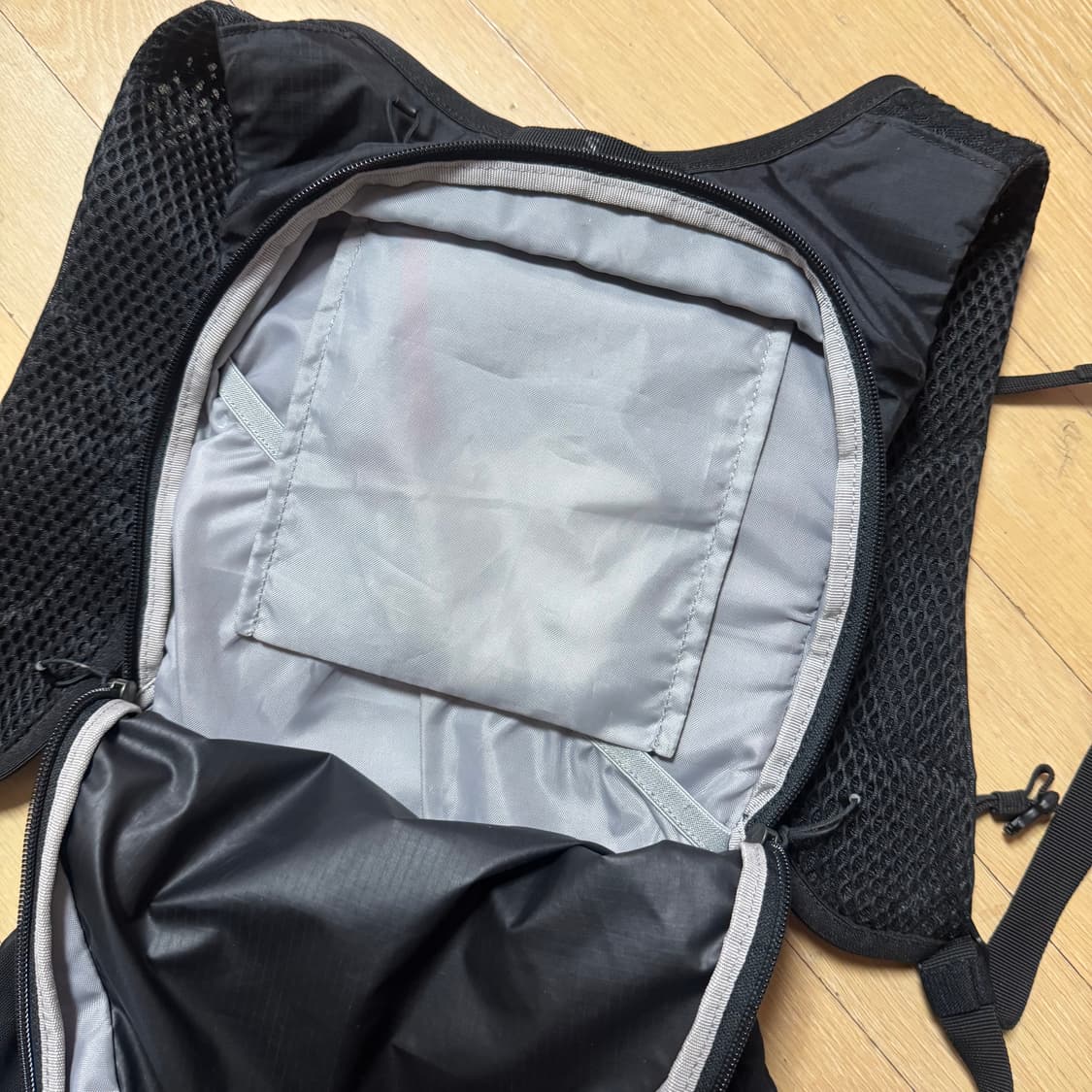 살로몬 10L 상품이미지2