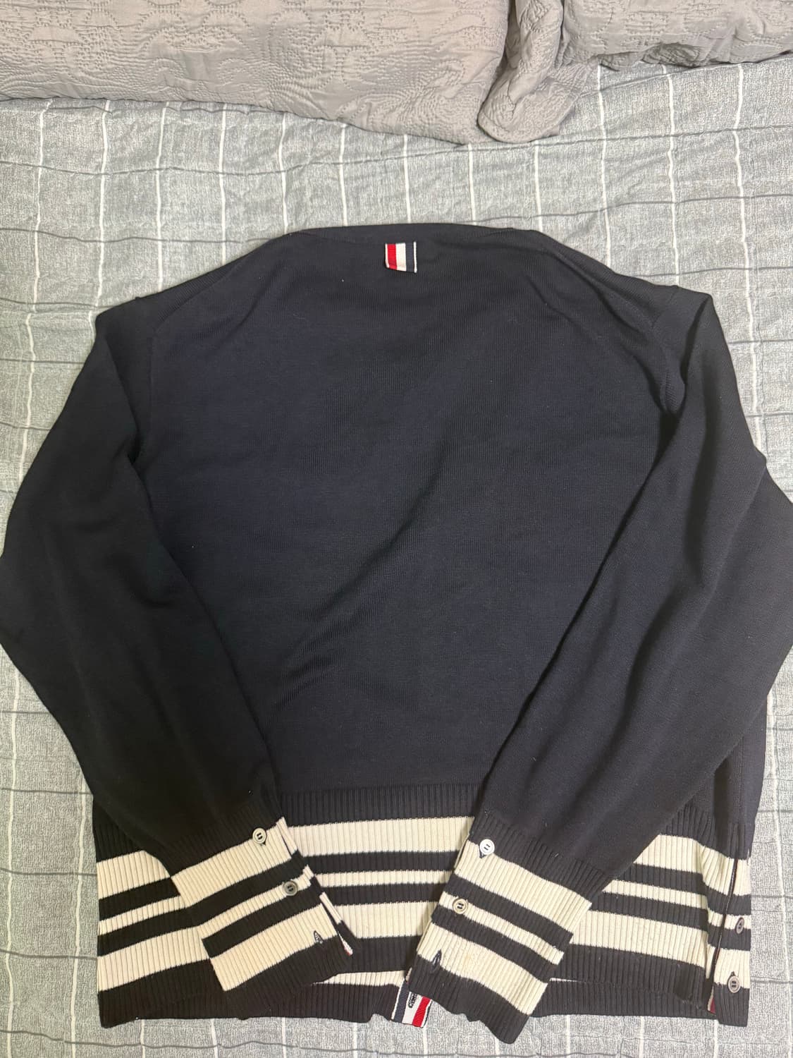 톰브라운 캐시미어 가디건 3사이즈 사용감있음 상품이미지2