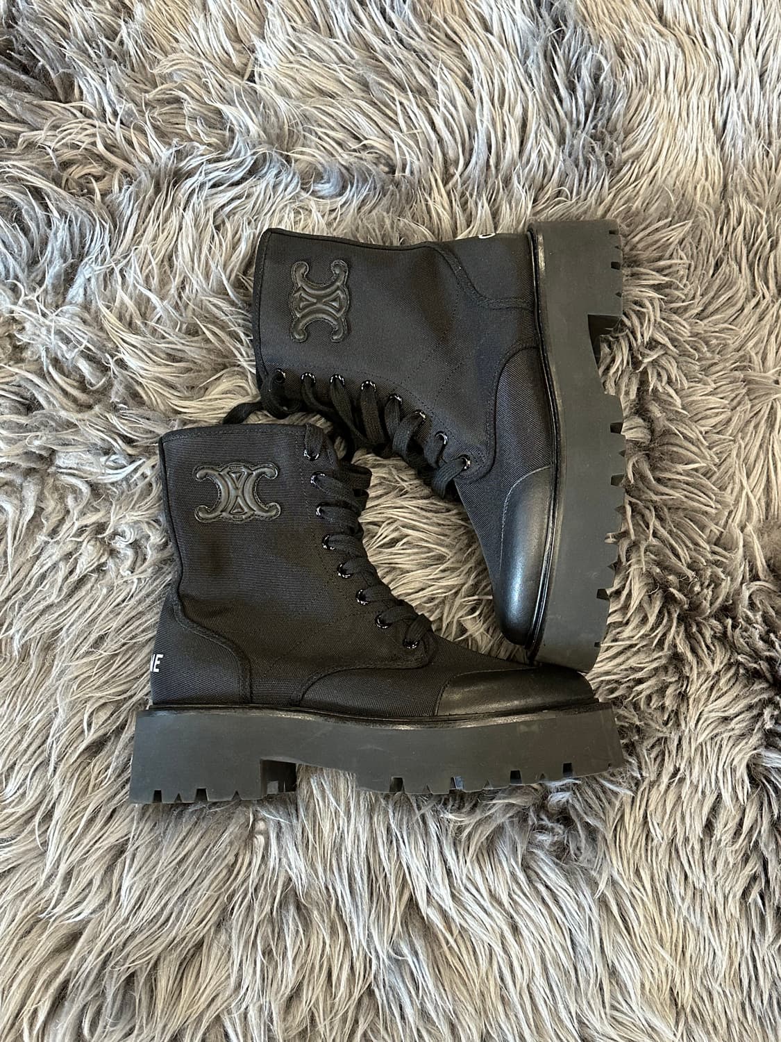 셀린느 CELINE 트라이엄프 러그솔 레이스업 부츠 상품이미지1