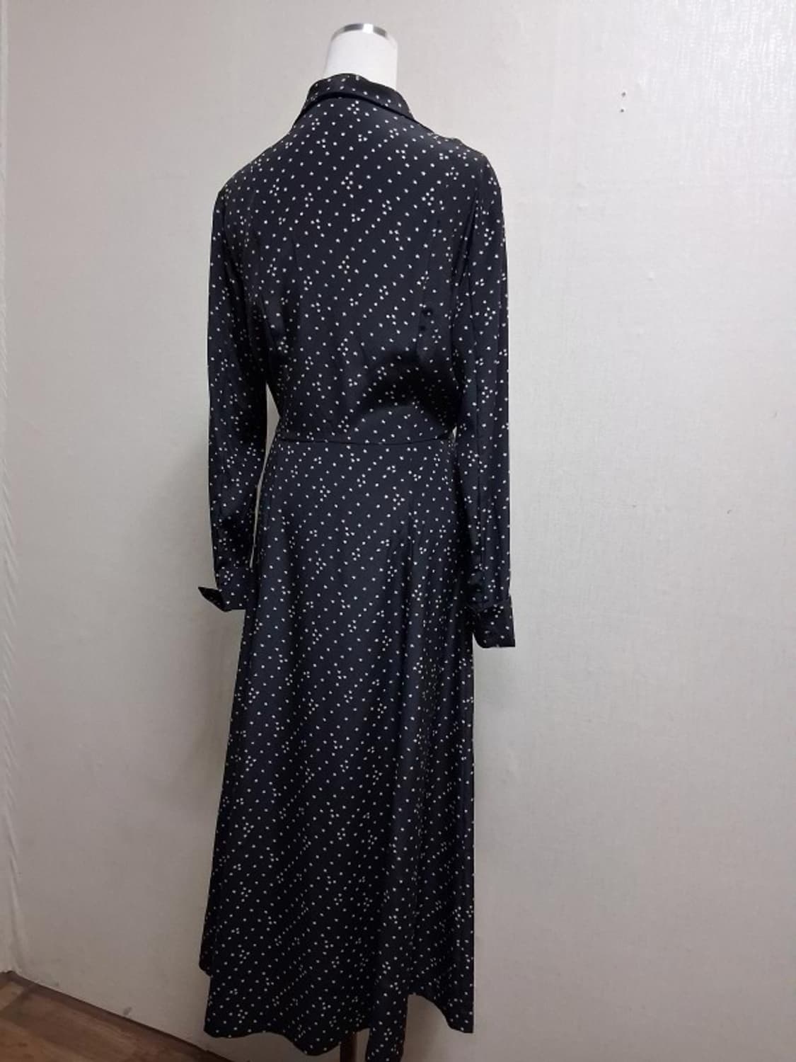 NORMA KAMALI 노마 카말리 별패턴 폴리롱원피스 찰랑찰랑매끄러운 상품이미지2