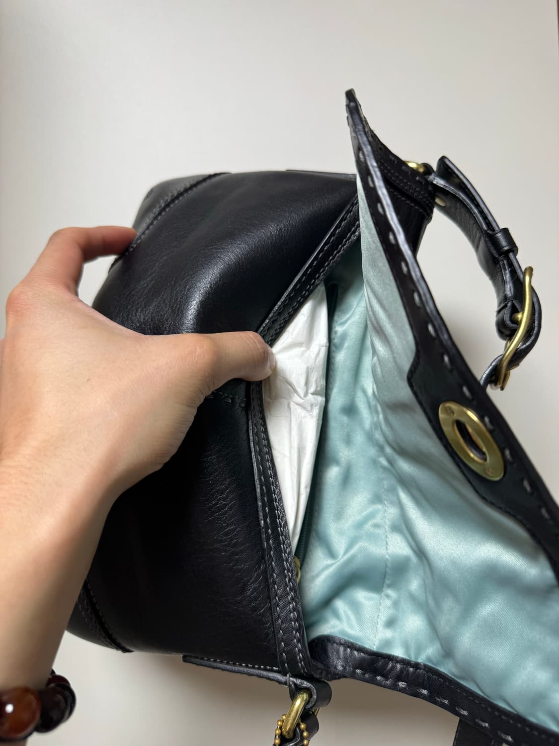 코치 소호 숄더백 블랙 상품이미지3