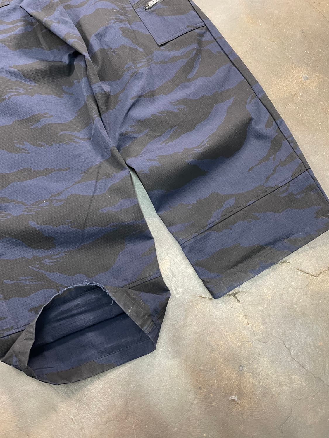 IEY 카모 더블니 카펜터 팬츠 상품이미지6