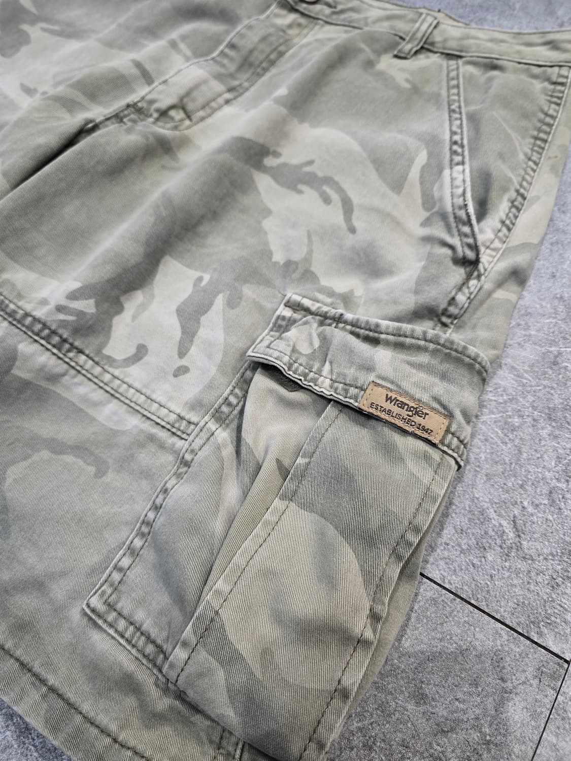 WRANGLER 카모 버뮤다 팬츠 상품이미지4