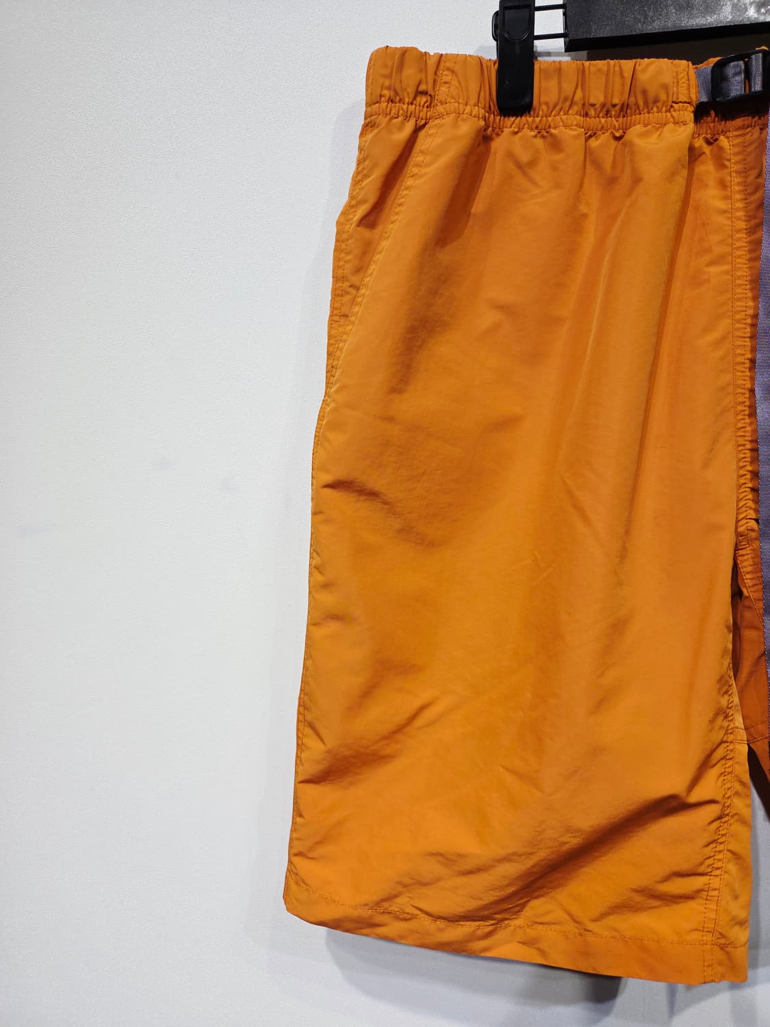 그라미치(GRAMICCI) 폴리 숏팬츠 반바지 머스타드 상품이미지3