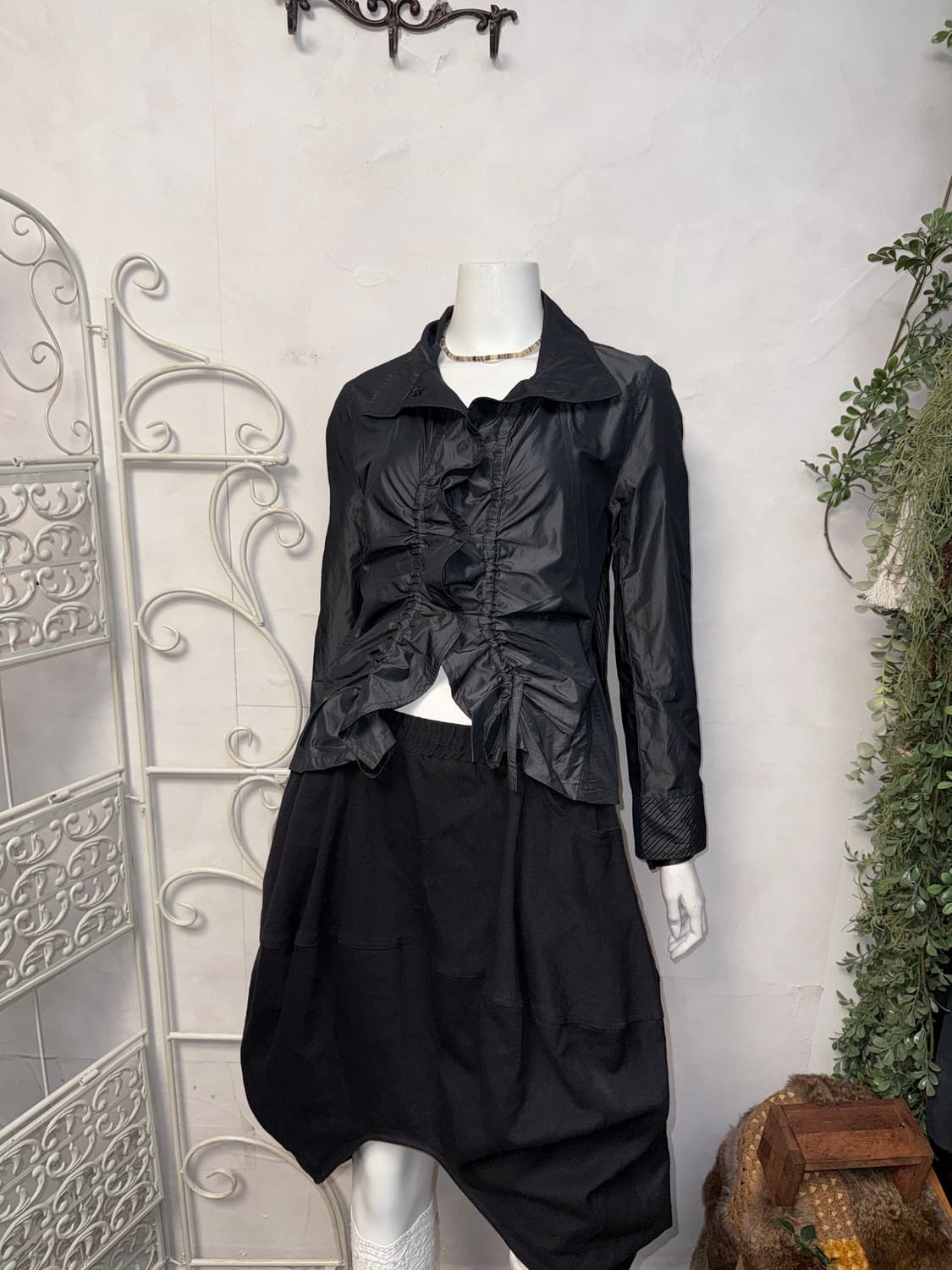 Charcoal glossy shirring button jacket 상품이미지2