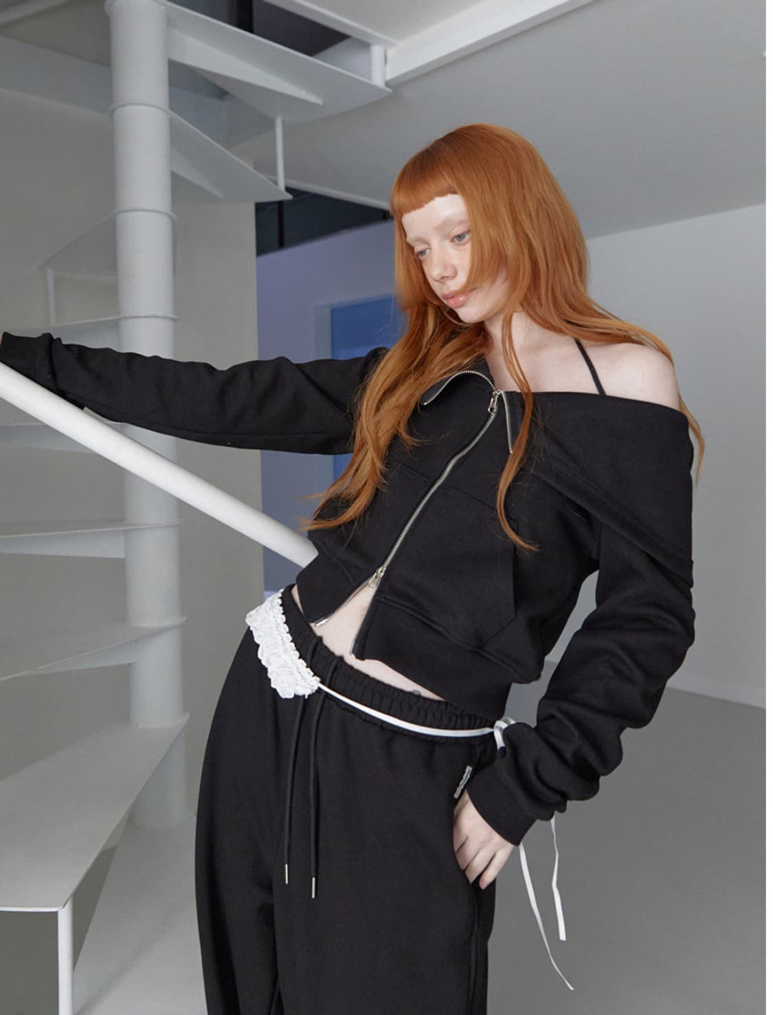 렌세 오프숄더 후드집업 블랙 상품이미지2