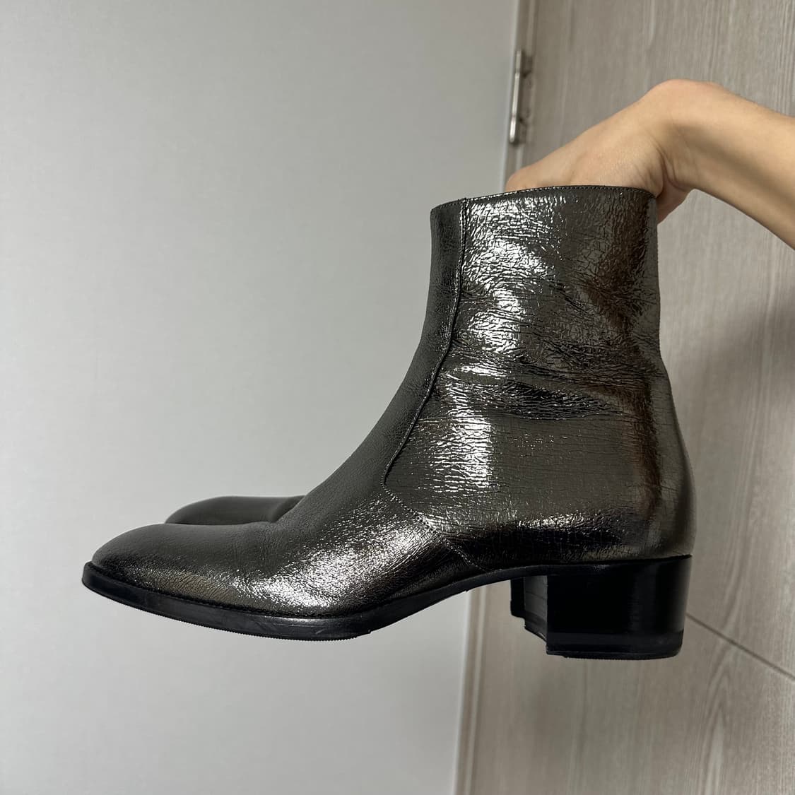 생로랑 16aw 메탈릭 실버 와이어트 부츠 42 상품이미지1