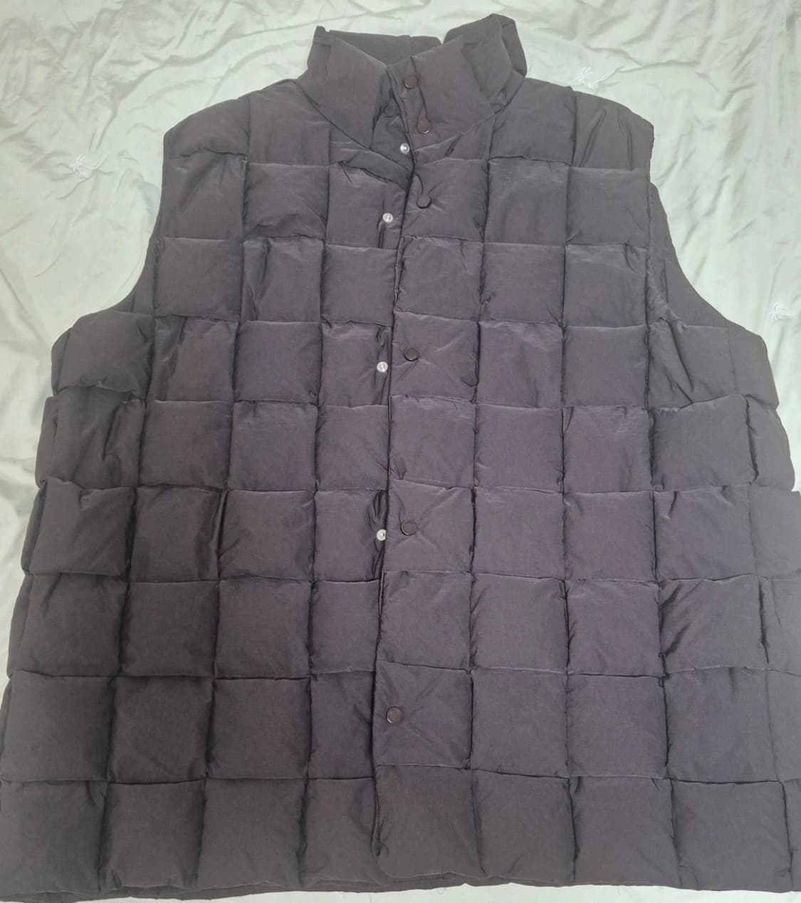 보테가베네타 인트레치아토 테크 나일론 구스다운 패딩 베스트 상품이미지3