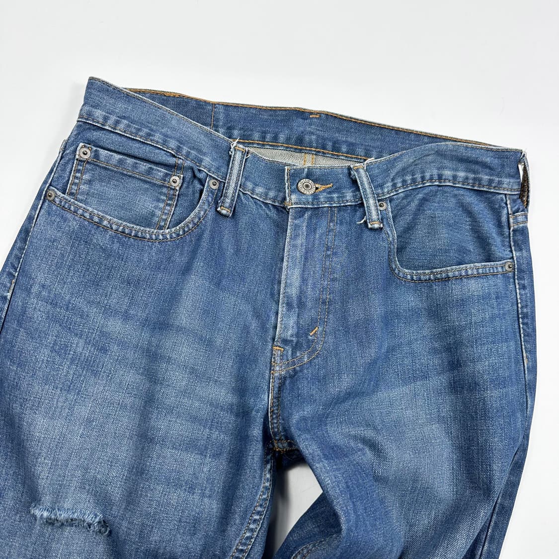 32 리바이스 514 세미 와이드핏 클래식 데님팬츠 상품이미지3