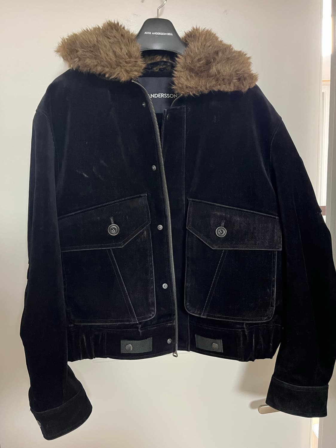 앤더슨벨 미쿠스 벨벳 봄버 재킷 블랙 M 팝니다 상품이미지3