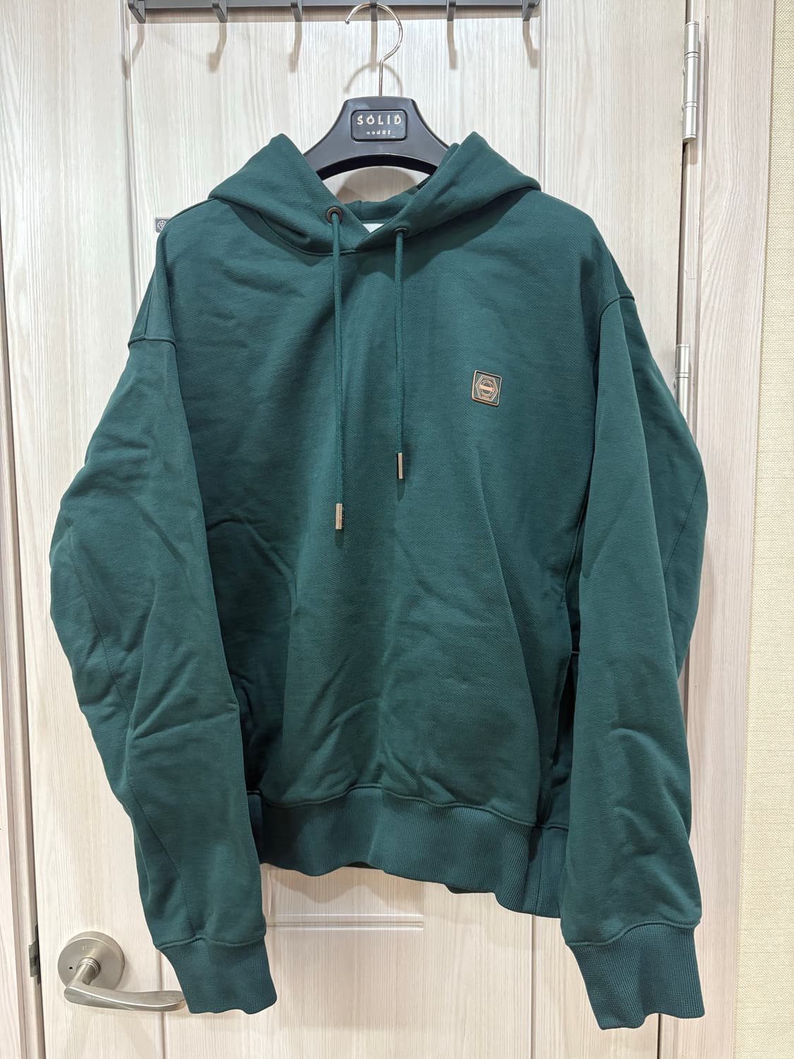 [46] 솔리드옴므 백로고 후드 그린 상품이미지1