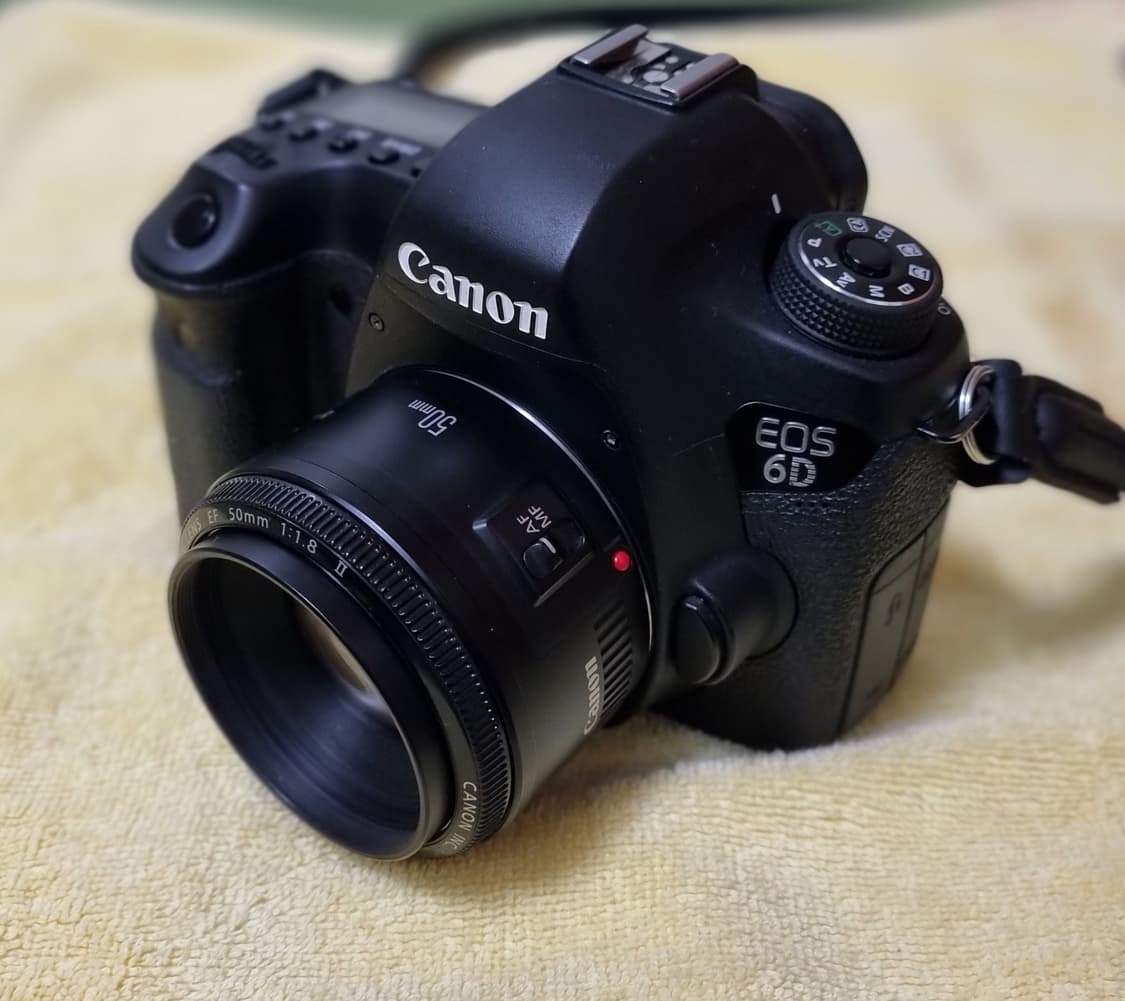 캐논 디지털 카메라 EOS 6D + 50mm 1.8 렌즈 팝니다. 상품이미지1