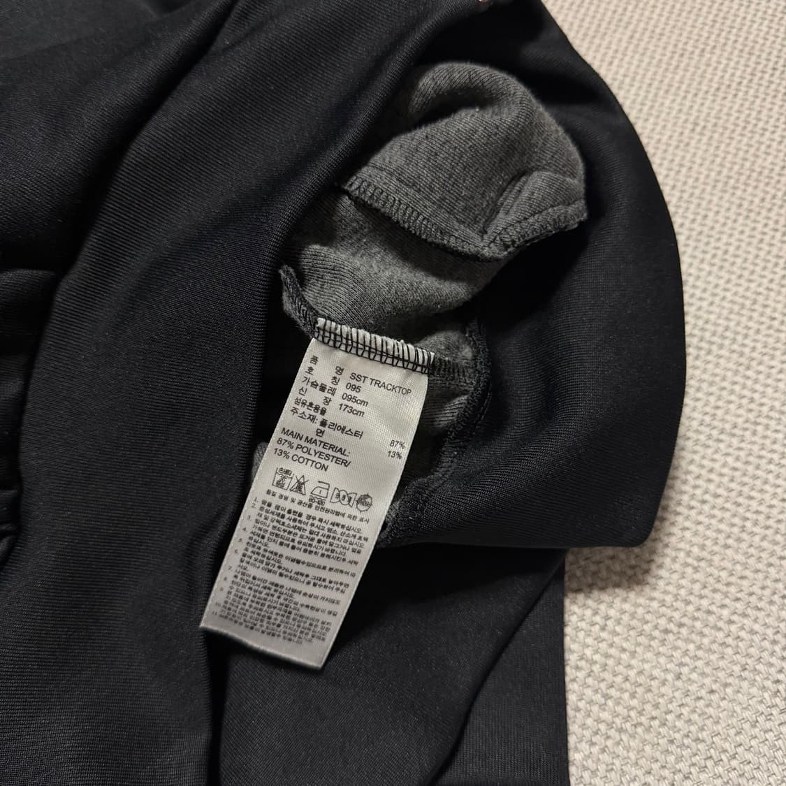 아디다스 오리지널 로고 트랙탑 상품이미지3