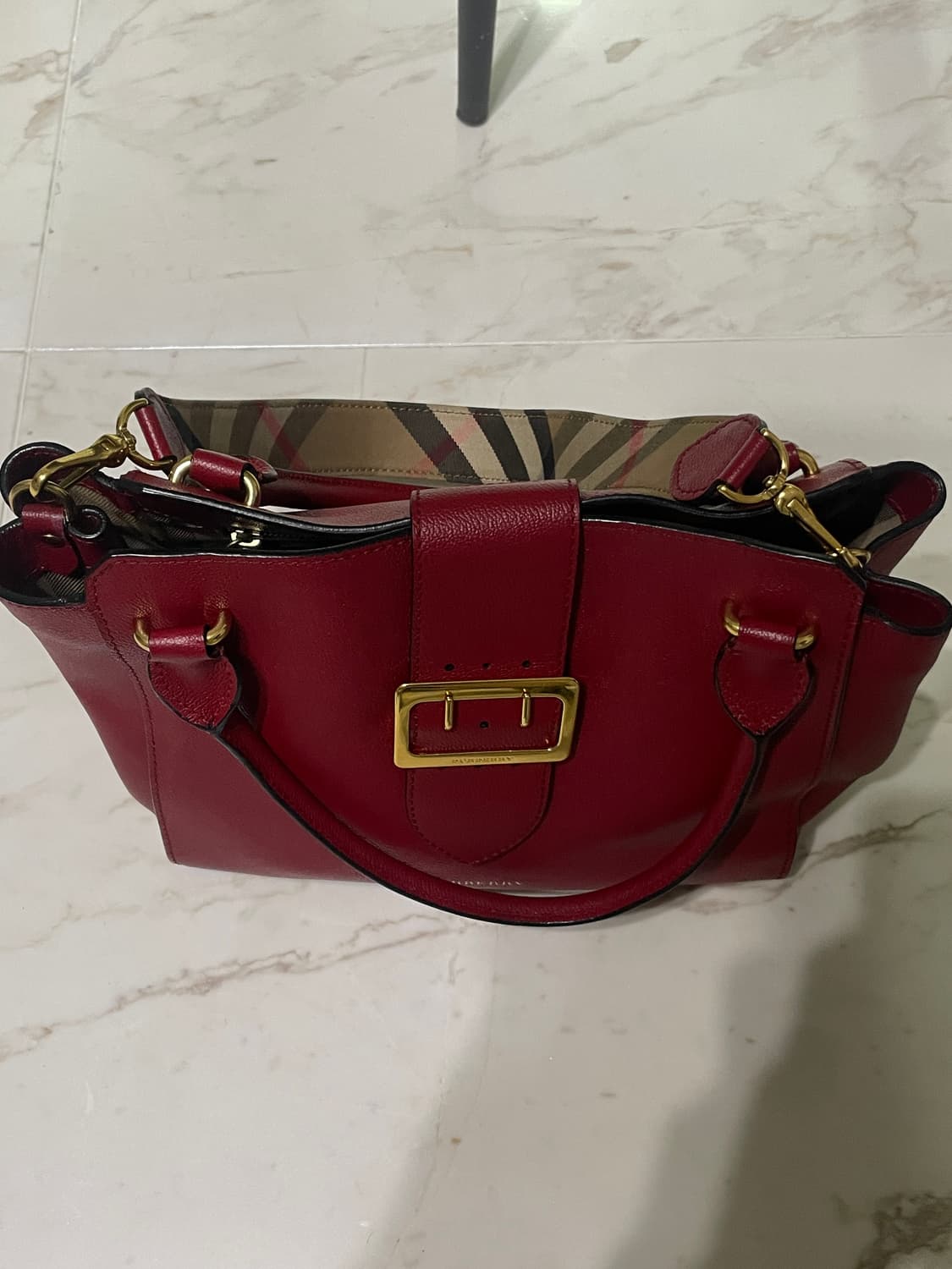 버버리 가죽 버클 토트백 레드 상품이미지4