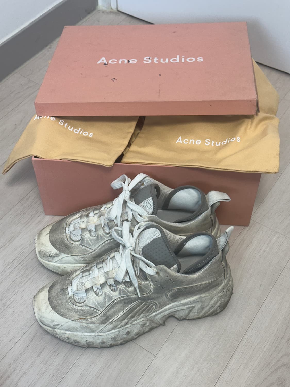 아크네 스튜디오 락어웨이 딥 스니커즈 더티 41사이즈 상품이미지1
