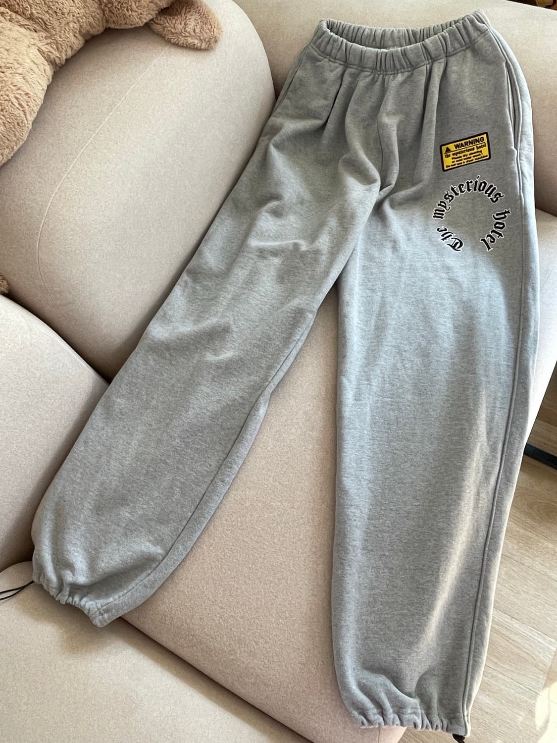 더미스테리어스호텔 패치 트레이닝 팬츠 그레이 상품이미지3