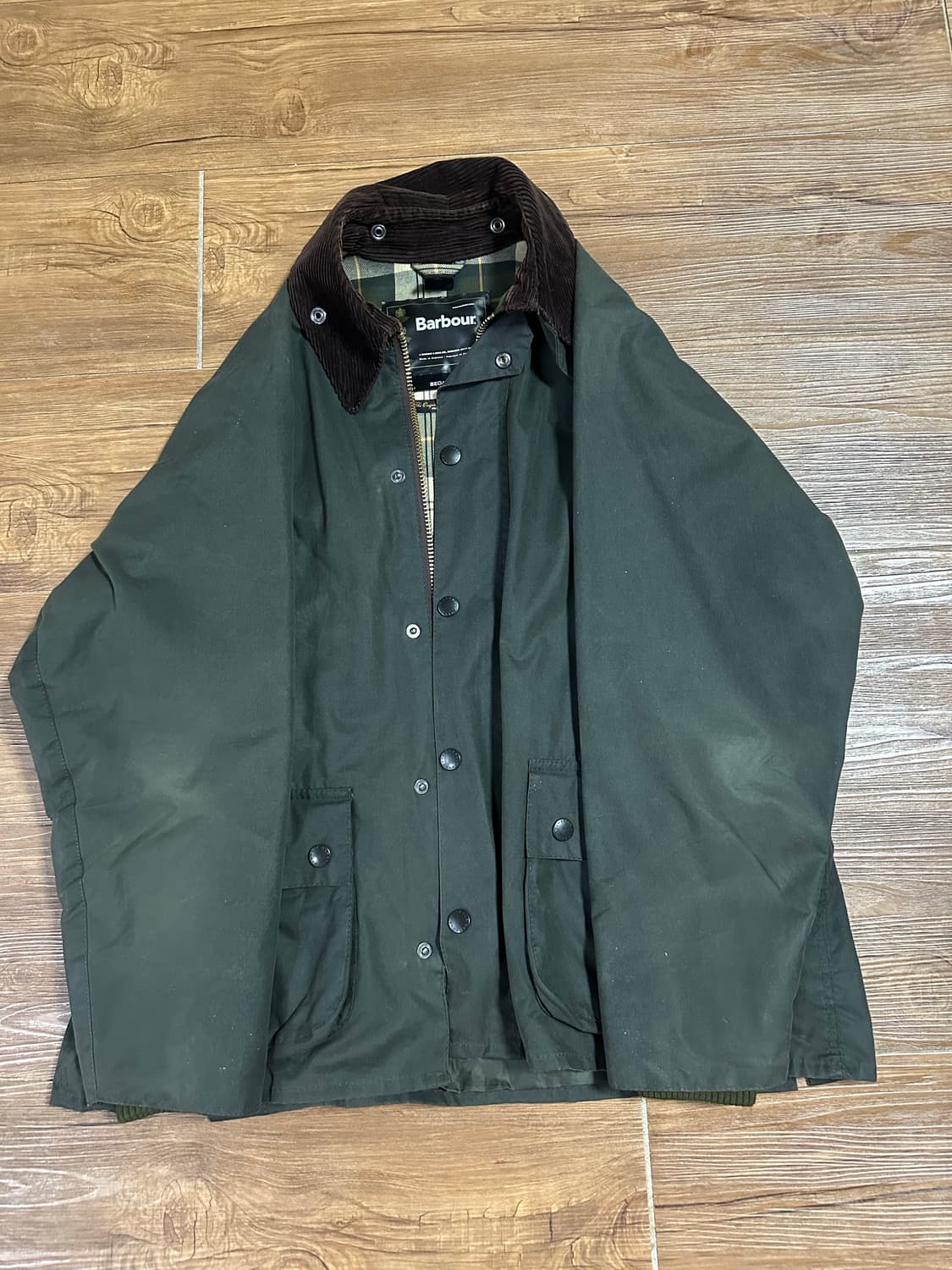 바버 비데일 세이지 컬러 40사이즈 판매합니다 상품이미지1