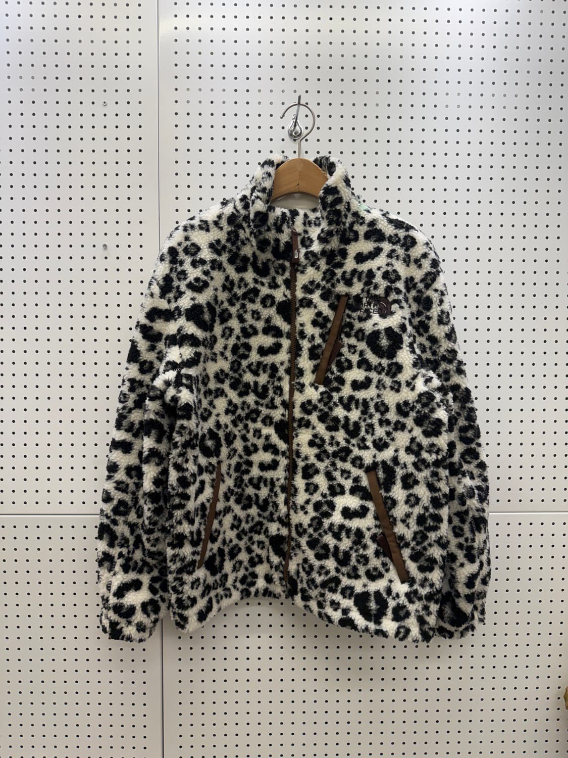 노스페이스 화이트라벨 레오파드 스노우 플리스 자켓 U100 상품이미지2