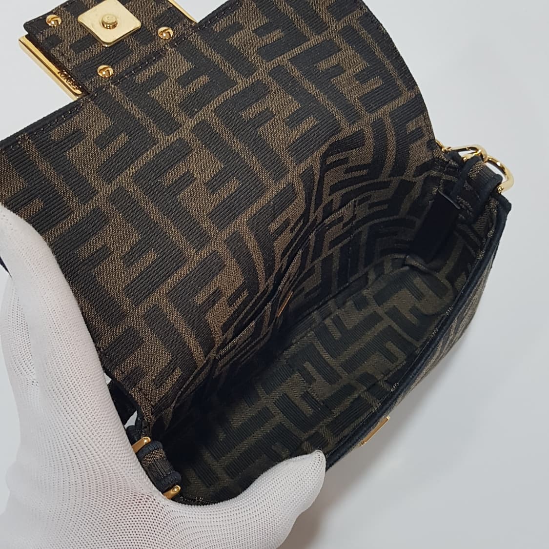 펜디 미니 바게트백 8BS017A6V5F17U4  상품이미지9