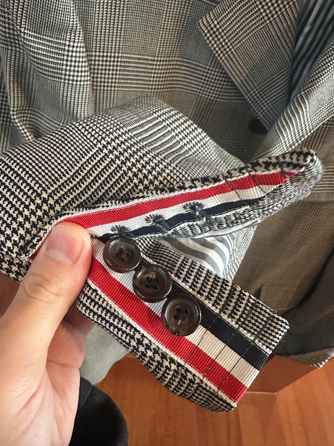 톰브라운 체스터필드 코트 상품이미지5