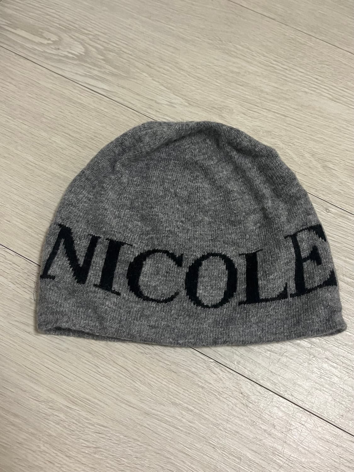 닉앤니콜 CASHMERE LETTERING JAQUARD BEANIE 상품이미지2