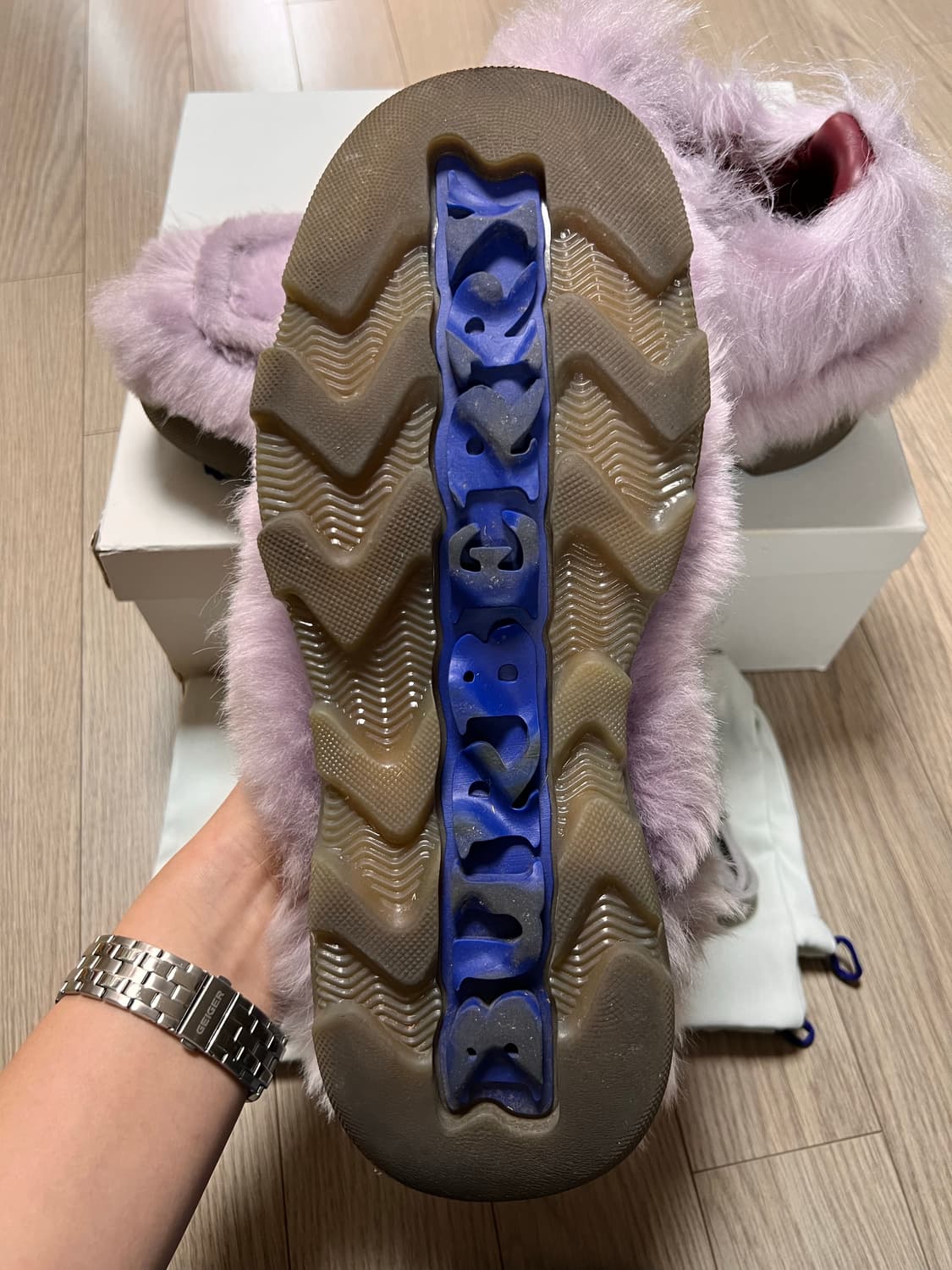 버버리 시어링 크리퍼 핑크45  상품이미지4