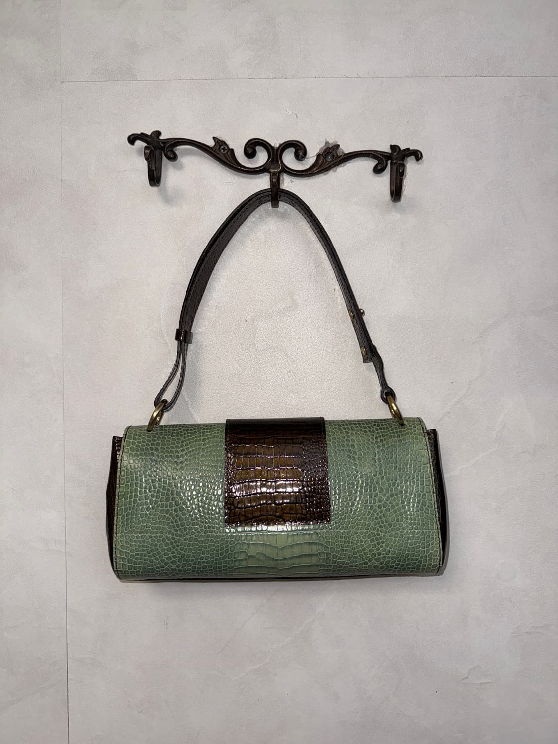 Mint brown enamel python shoulder bag 상품이미지4