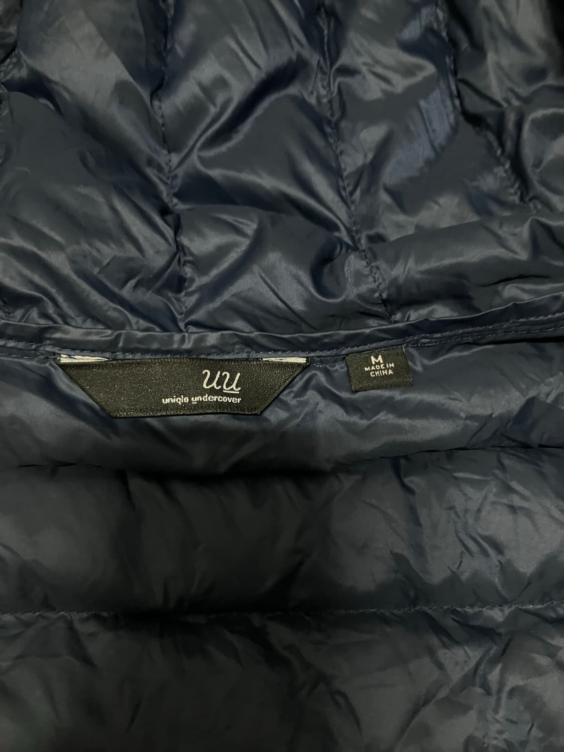 언더커버 x 유니클로 라이트다운 경량패딩 블랙 상품이미지2