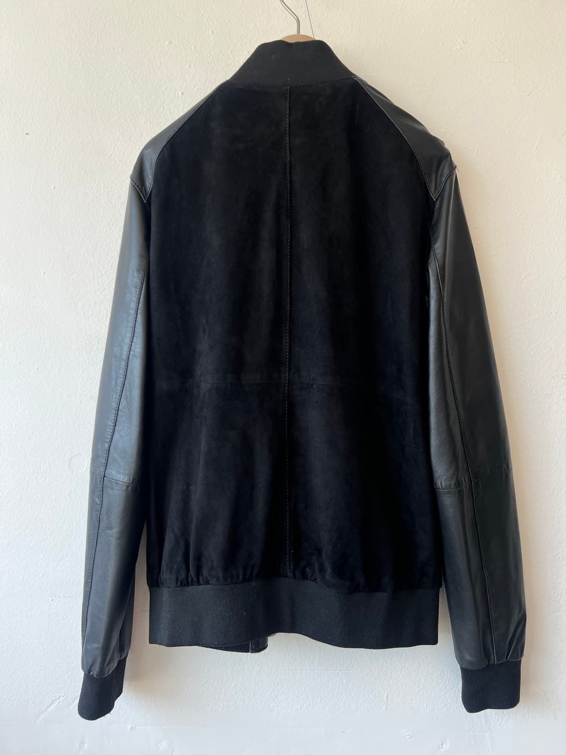 자라 남성 블랙 염소가죽 스웨이드믹스 바시티점퍼 상품이미지3