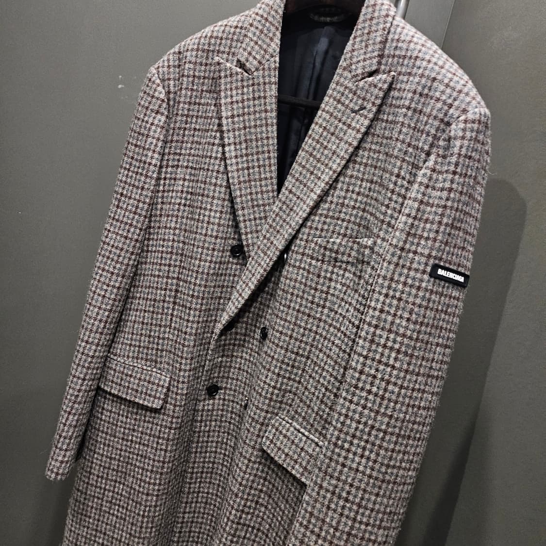 발렌시아가 하운드투스 테일러드 패치로고 코트 상품이미지2