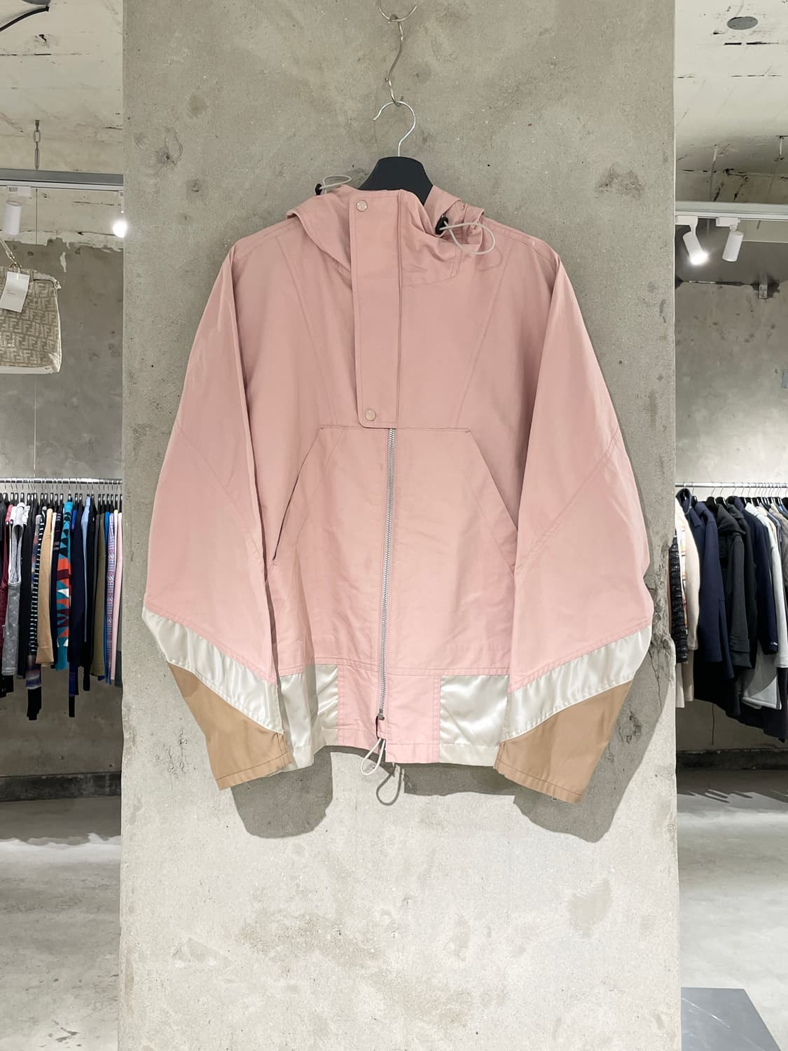 토가 비릴리스 21A/W 핑크 패널 라이트 웨이트 자켓 상품이미지1