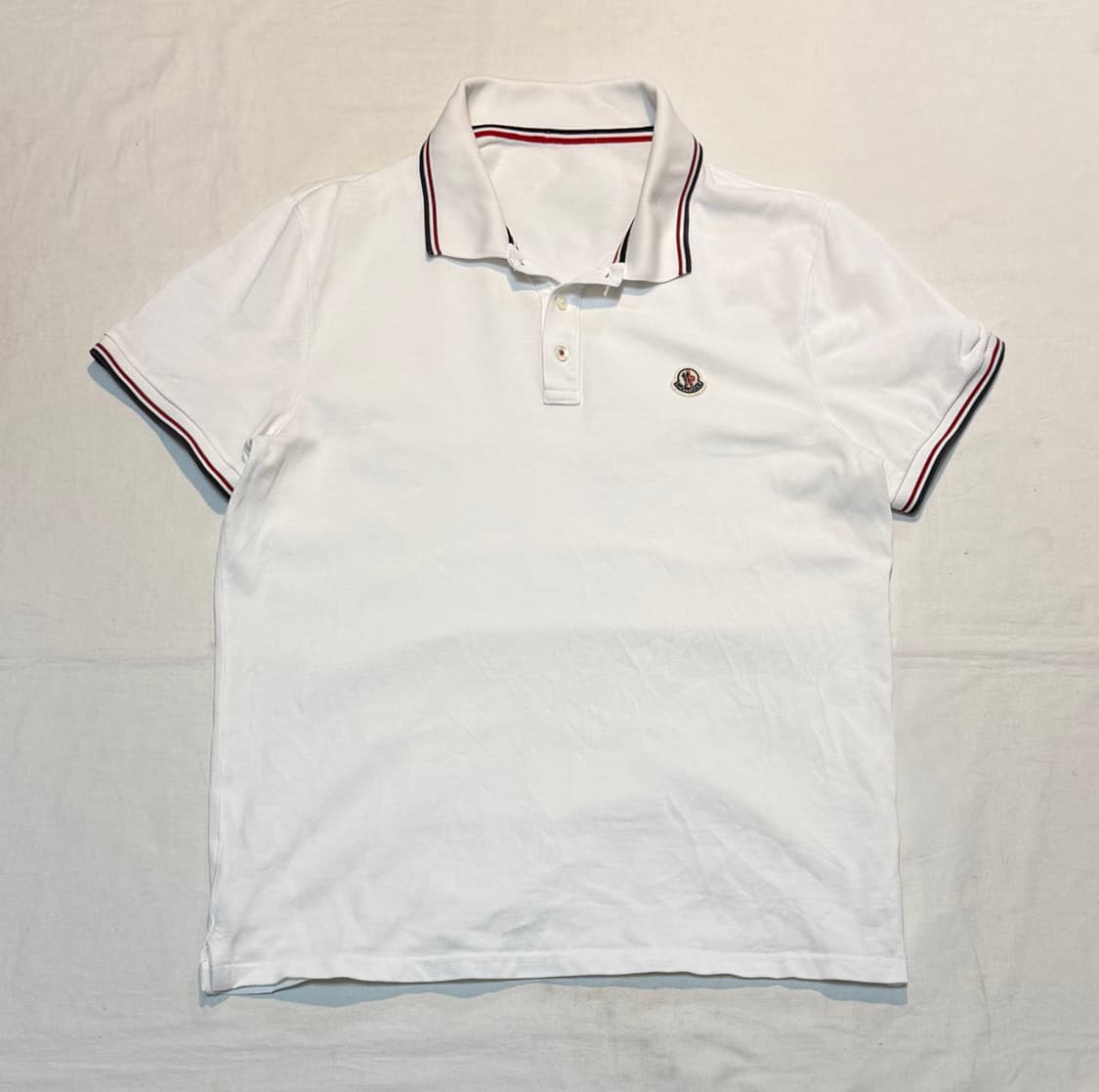 몽클레어 와펜로고 반팔 카라티 화이트 상품이미지1