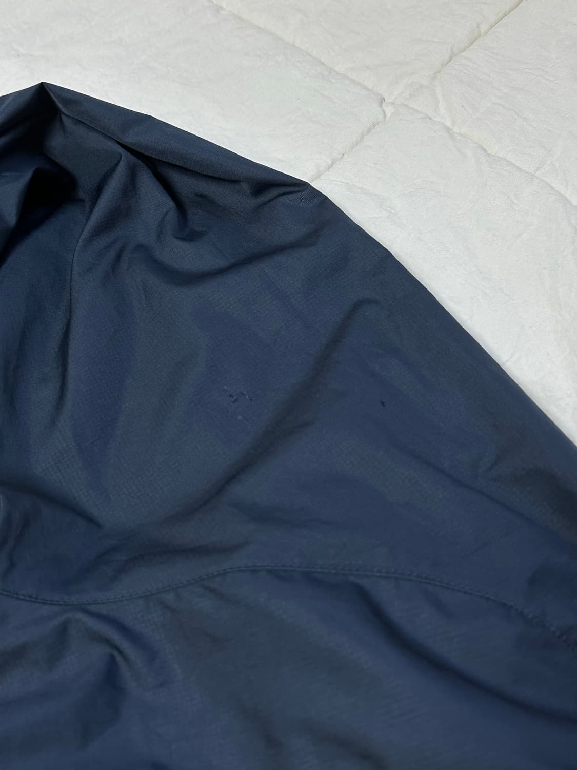 나이키 바르샤 카타르 패커블 바람막이 미디움  축구 유산소 상품이미지10