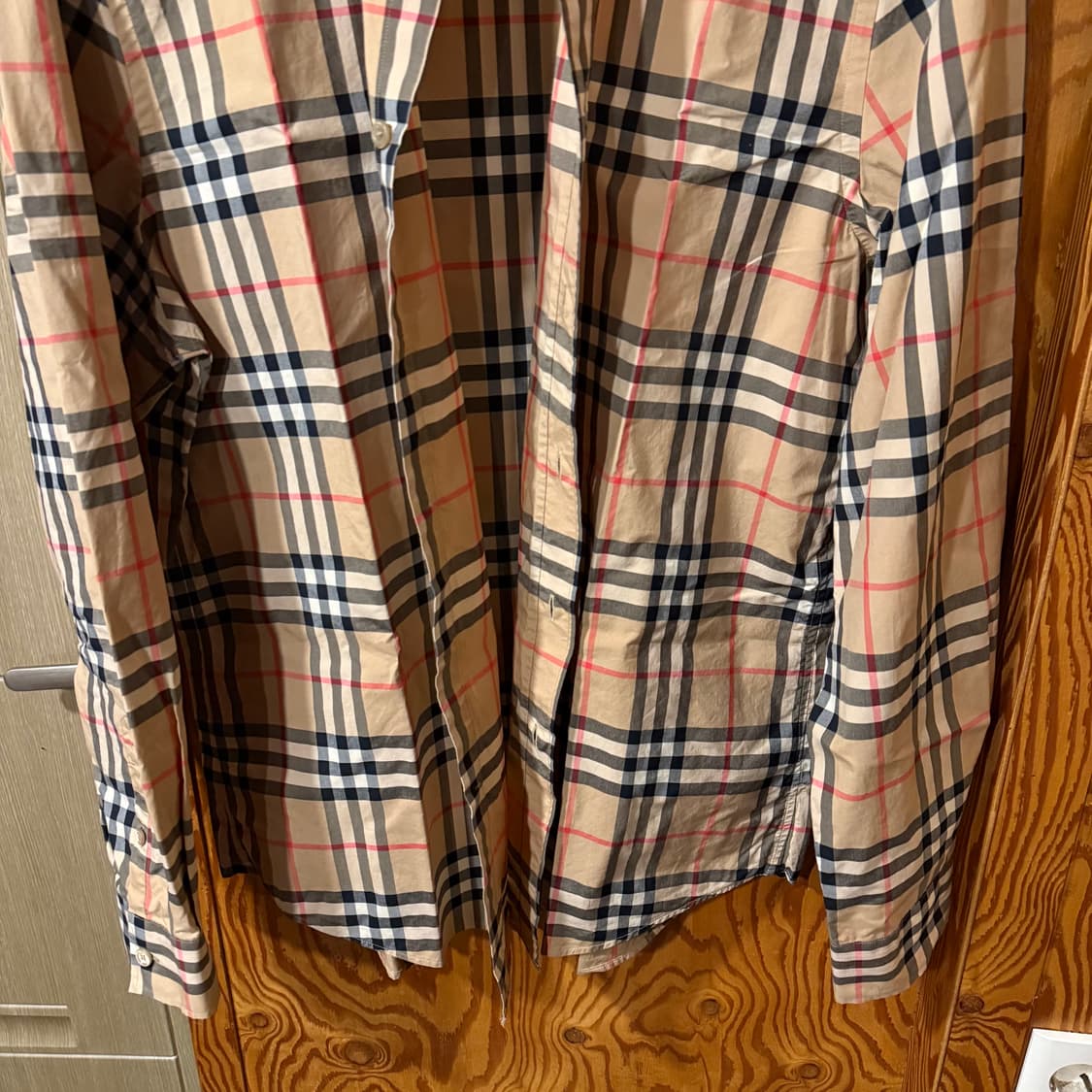 버버리 신형 노바체크 셔츠 판매 합니다. 상품이미지3